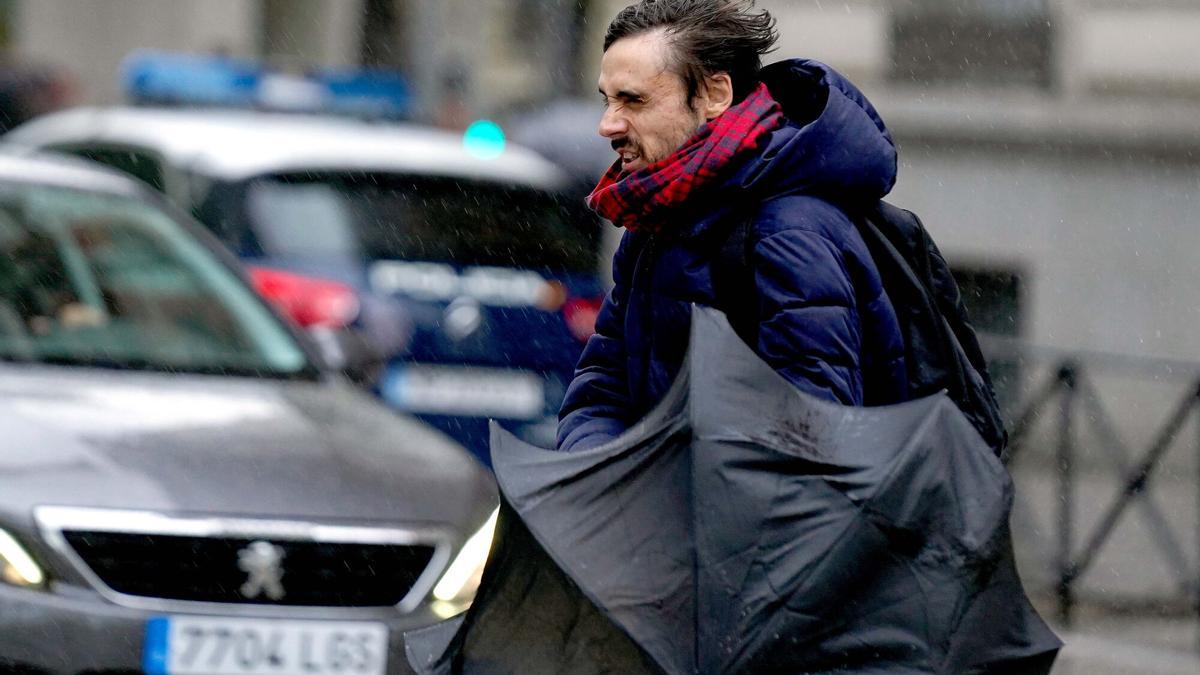 Fuertes rachas de viento y lluvia en Madrid