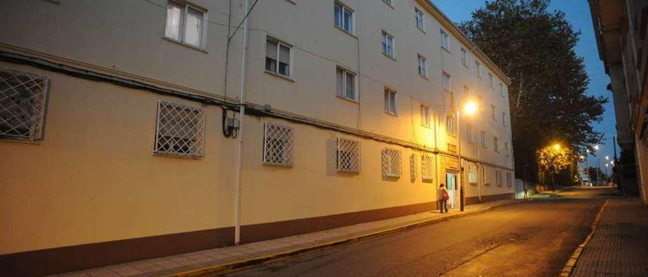 Aspecto actual de la fachada del cuartel de la Guardia Civil en Cambados. // Iñaki Abella