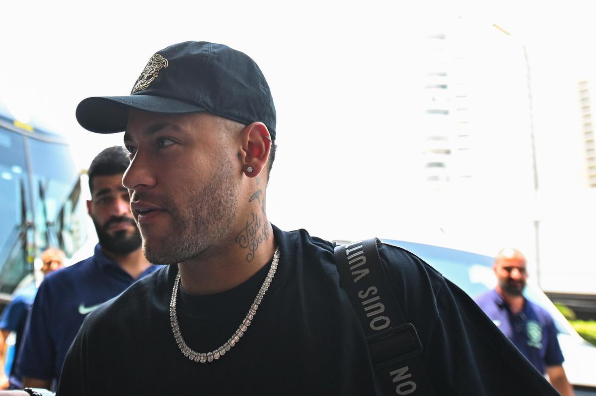 Neymar se une a la concentración del equipo en Brasil para el partido contra Venezuela