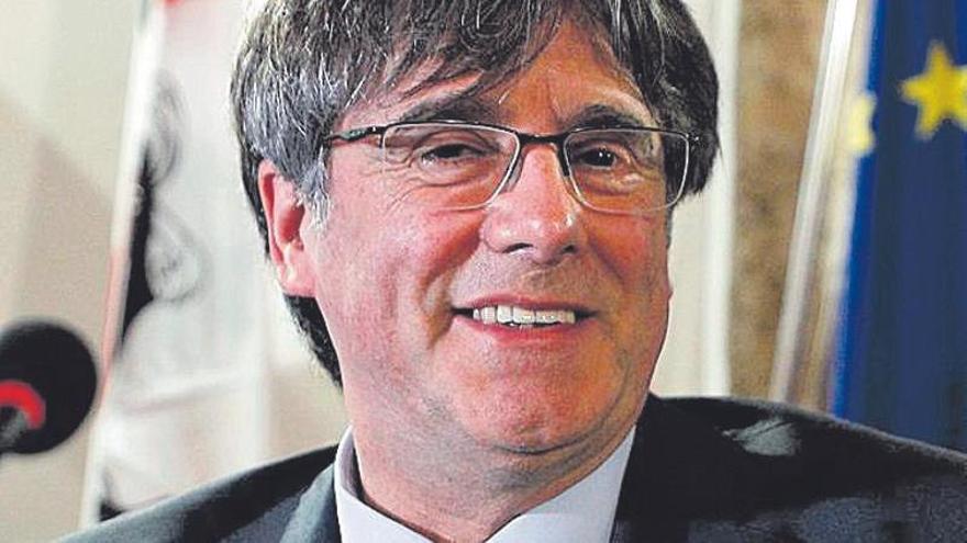 Puigdemont apoyó un gobierno con el PSOE para frenar a Aznar