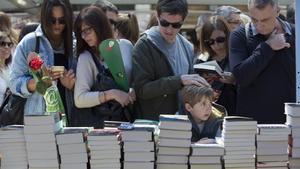 lpedragosa33641600 barcelona 23 04 2016 diada de sant jordi ambiente 160423230234