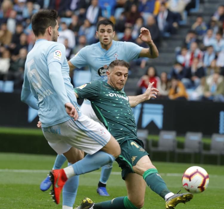 Las mejores imágenes del encuentro entre vigueses y sevillanos en el estadio vigués.