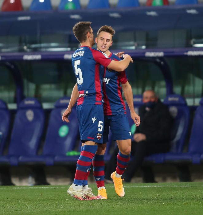 Levante - Real Valladolid, en imágenes