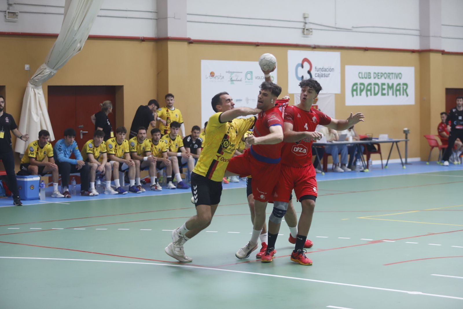 El Cajasur Córdoba BM - Handbol Sant Cugat en imágenes
