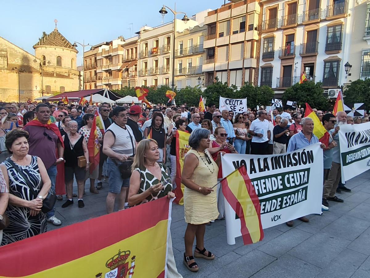 Concentración de apoyo a Ceuta en la Plaza Nueva de Lucena.
