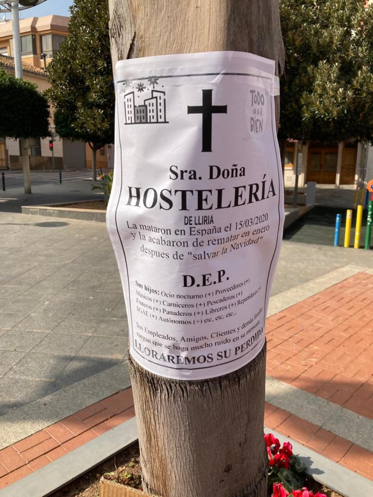 Protesta delante del Ayuntamiento de Picassent.