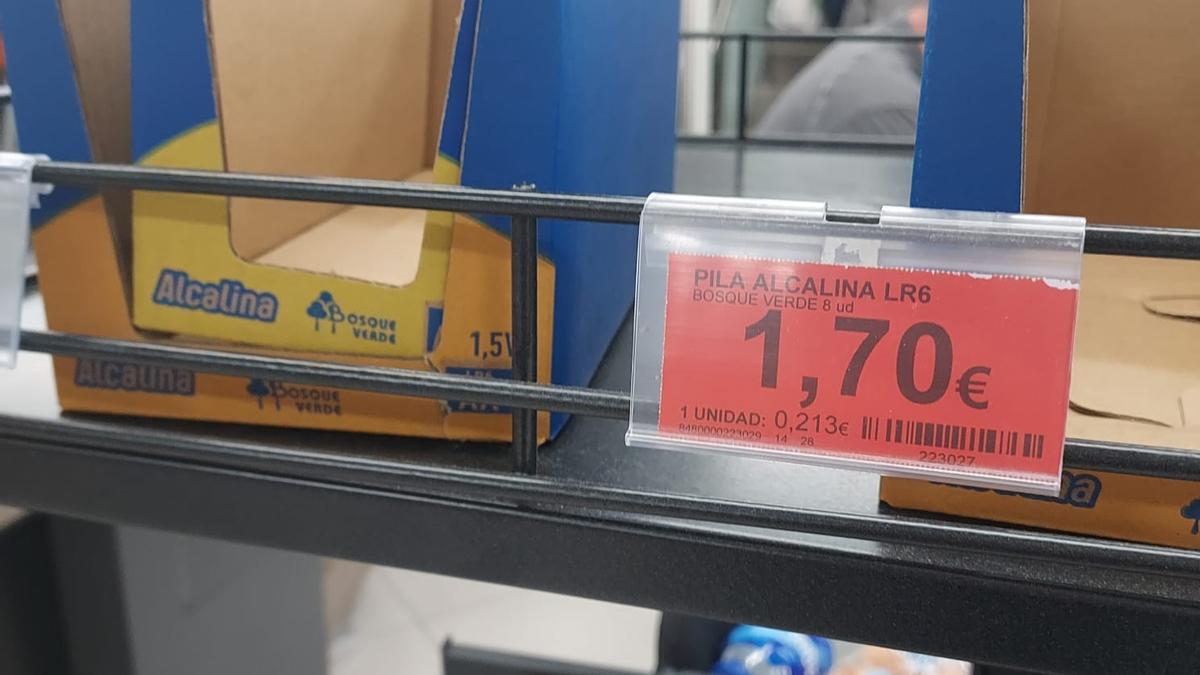 Agotadas las pilas en los supermercados.