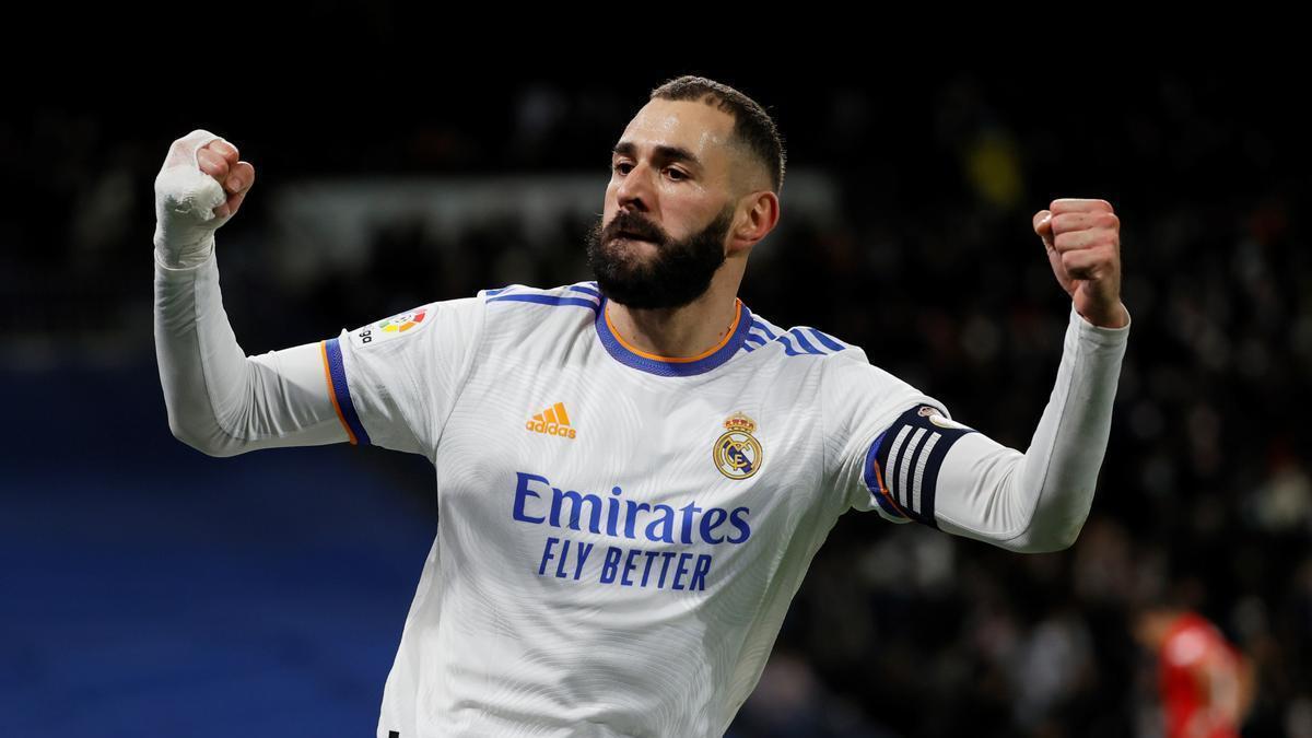 Karim Benzema, tras anotar el primer gol al Sevilla este pasado domingo.