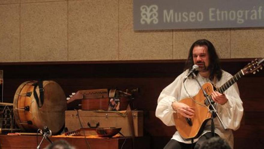 Crispín d´ Olot ofrece un recital en el Museo Etnográfico