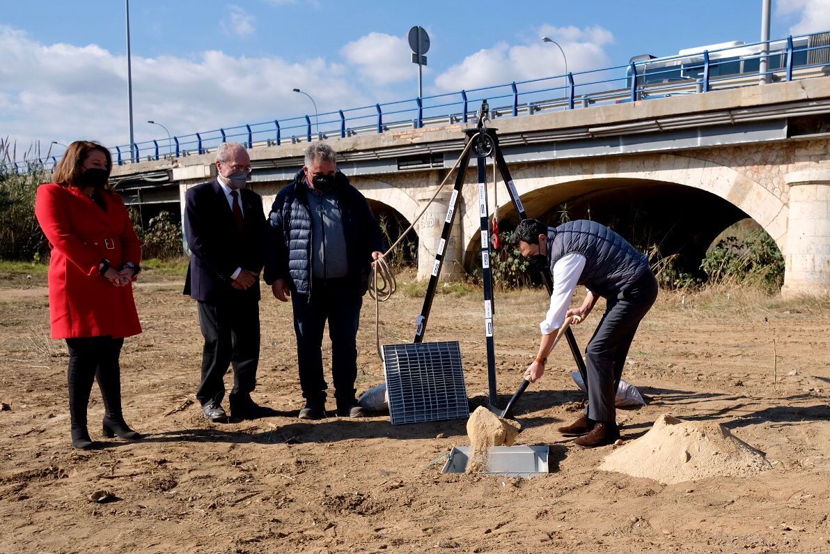Colocación de la primera piedra de las obras de defensa en el río Guadalhorce