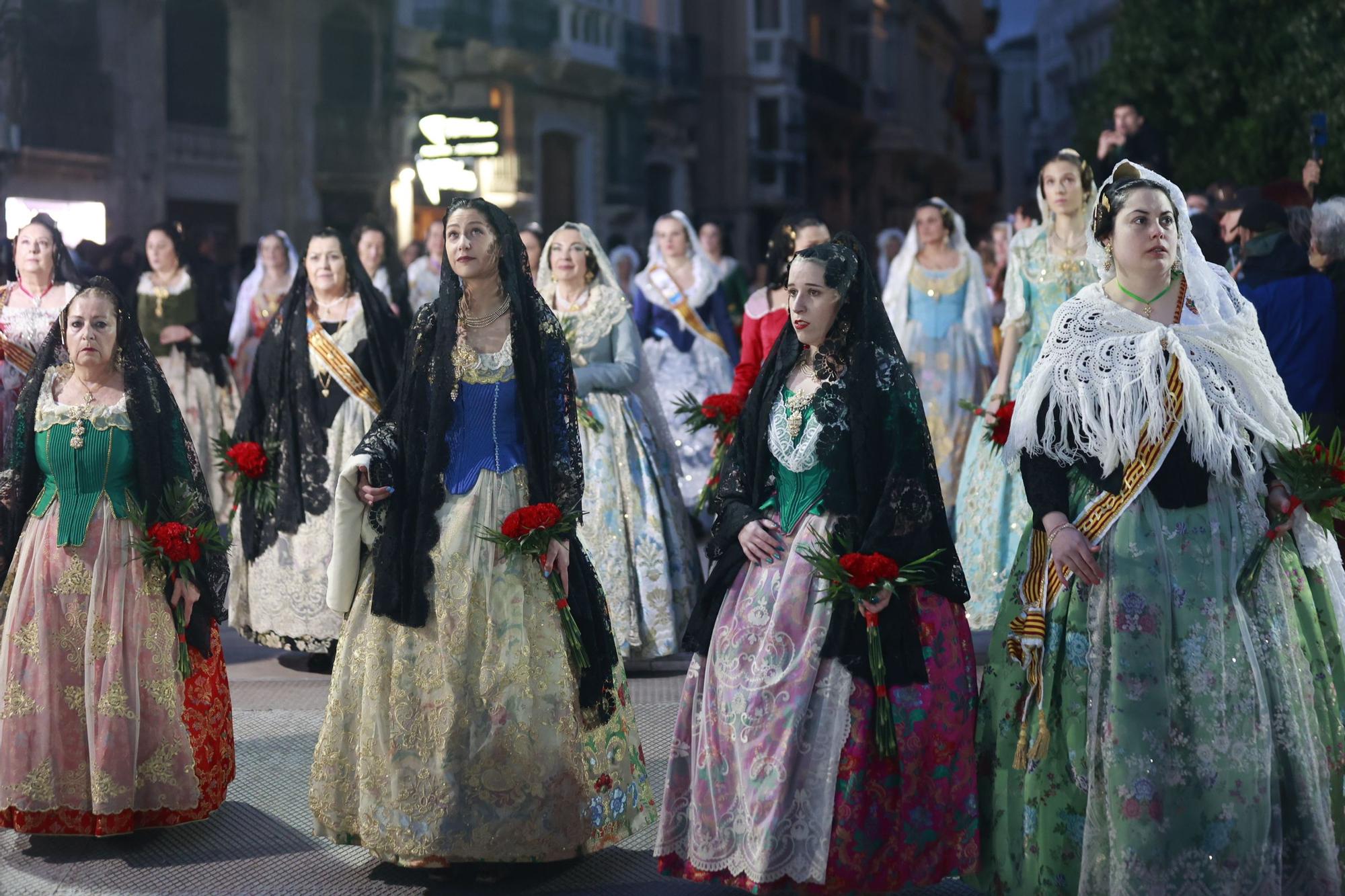 Búscate en el segundo día de ofrenda por la calle Quart (entre las 19:00 a las 20:00 horas)