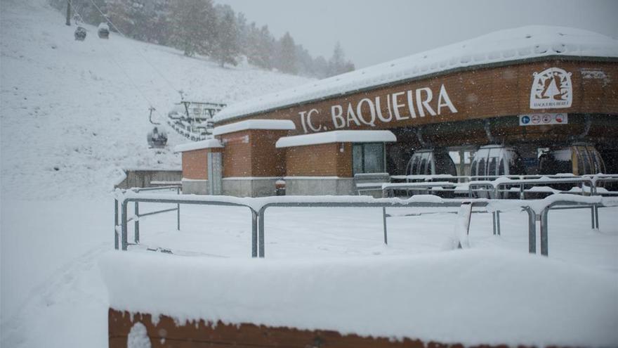 Un esquiador fallece sorprendido por un alud fuera de pistas en Baqueira Beret