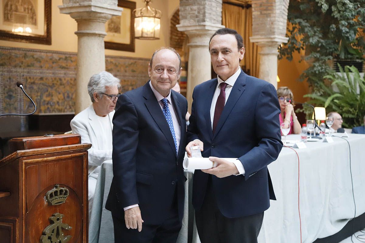 El Ateneo de Córdoba entrega sus fiambreras de plata