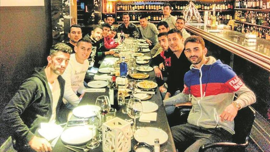 Comida de hermandad del equipo en Benicàssim