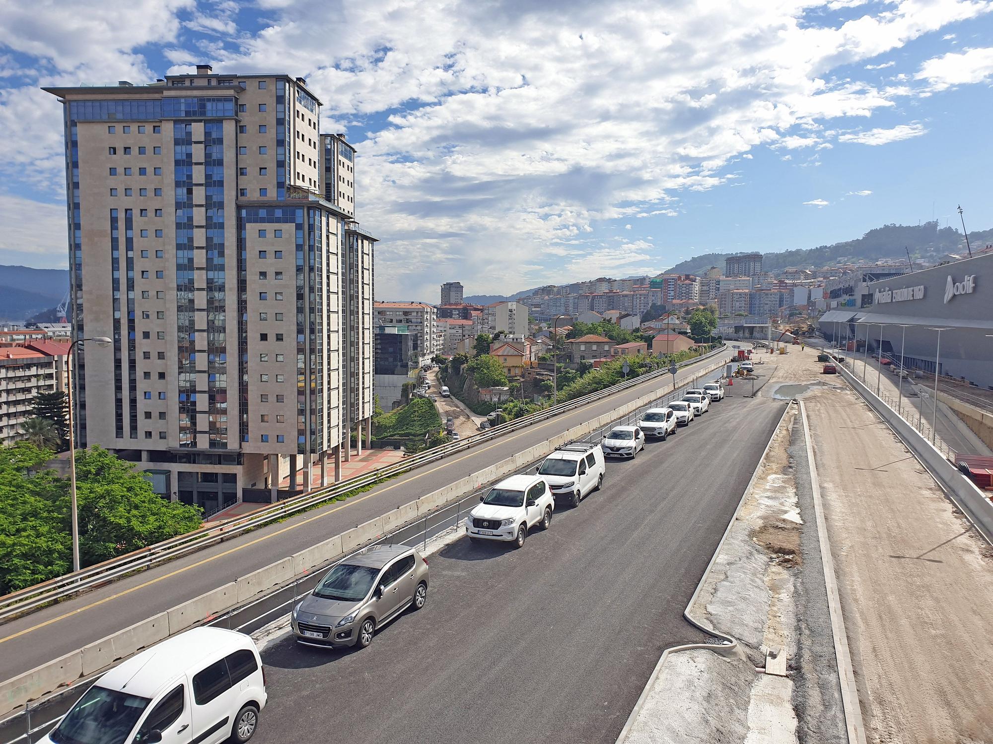 Vista de la rampa de acceso a la estación de autobuses, a la espera de su finalización