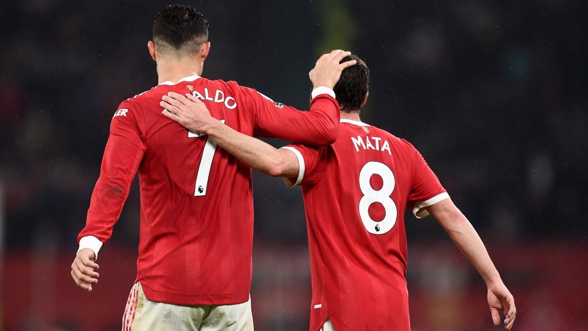 Cristiano y Mata celebran el segundo gol del Manchester United ante el Brentford