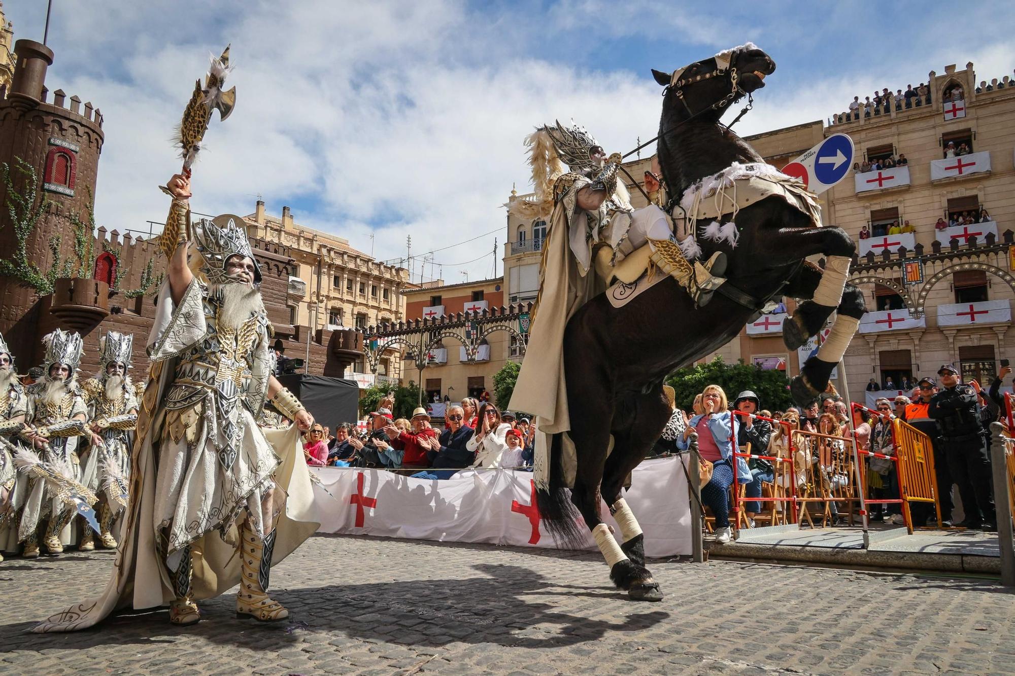 El capitán cristiano entra en Alcoy