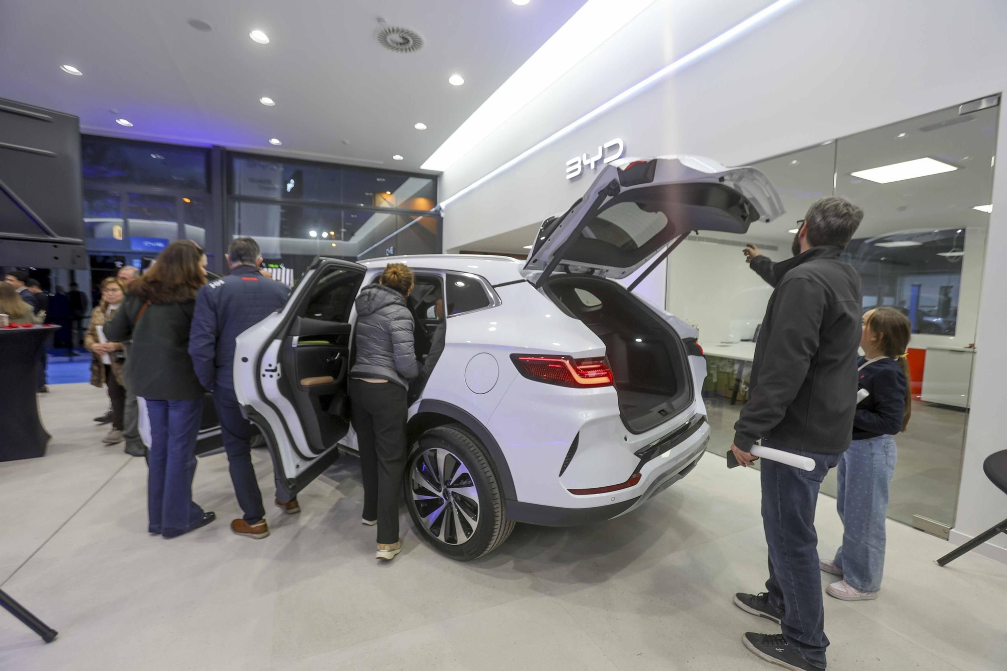 QUADIS Dream inaugura el primer centro BYD en Alicante.