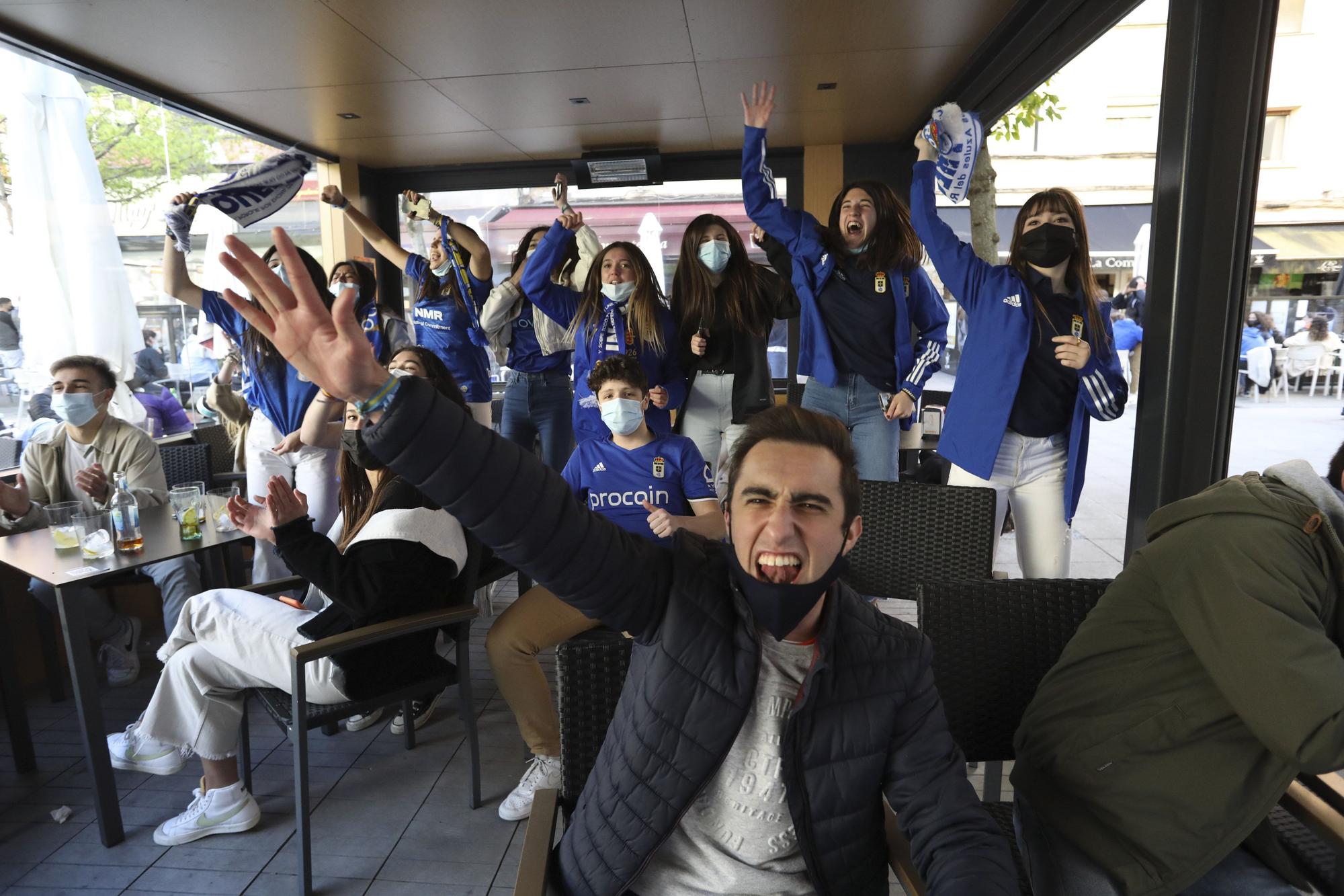 El ambiente en Oviedo durante el derbi