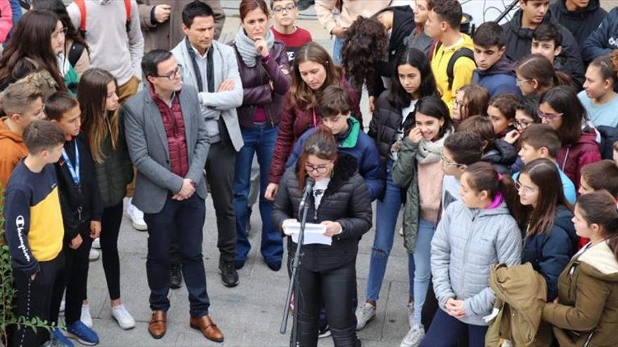 400 escolares aprenden a reciclar y depurar el agua