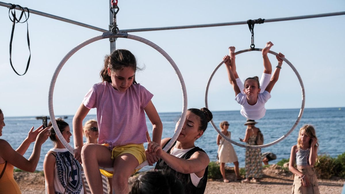 Actividades del Young&amp;Proud en Caló de s'Oli durante la edición del año 2022.