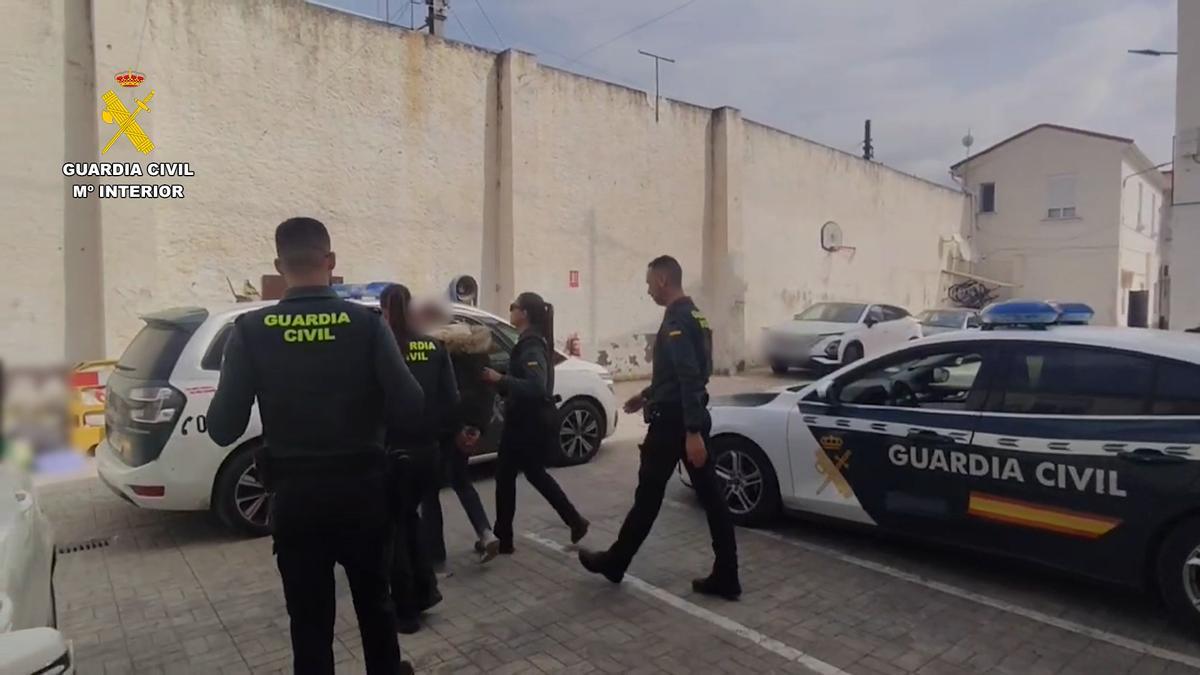 Traslado del detenido en La Vila.