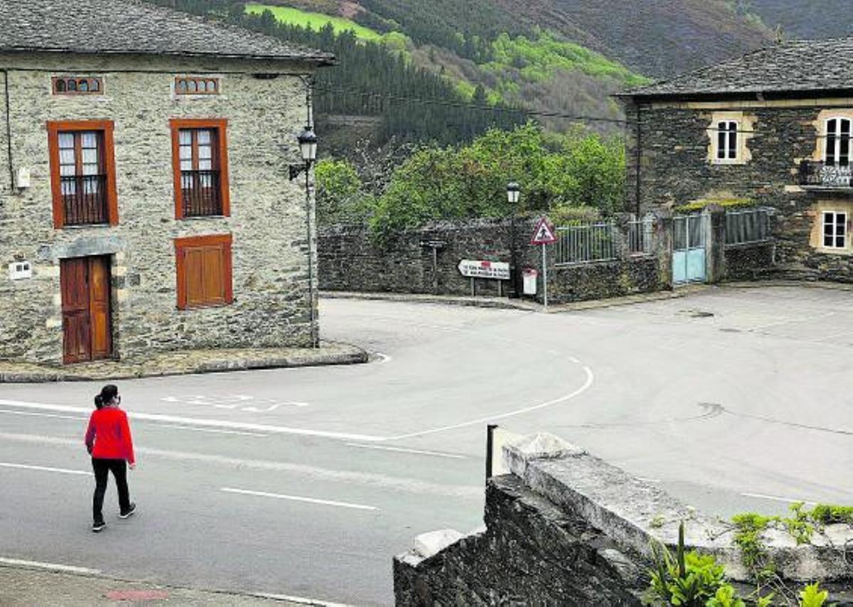 Una vista de la localidad de Pesoz.