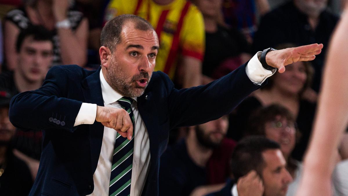 Carles Durán durante el partido de ayer en el Palau Blaugrana ante el Barcelona.