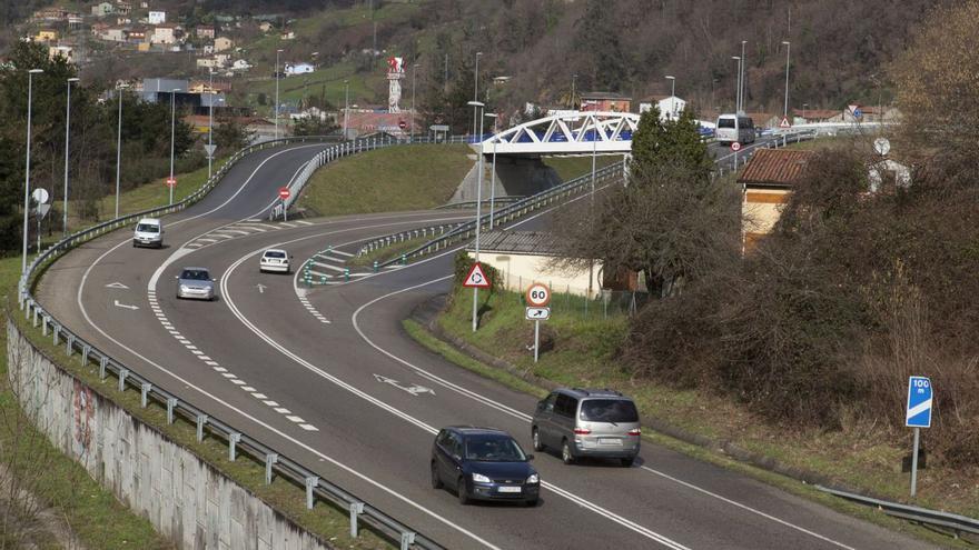 La &quot;Y&quot; de Bimenes, con 2.000 vehículos diarios, costó tres veces más de lo que vale desdoblar el Corredor del Nalón, que contabiliza 20.000