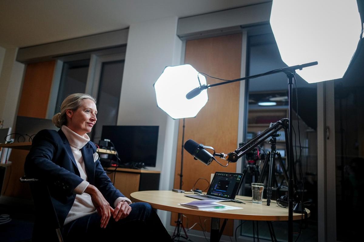 La líder ultra Weidel se prepara para su entrevista con Elon Musk.