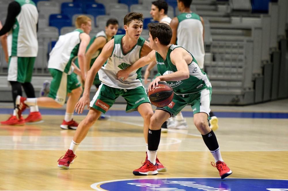 El Unicaja se entrena con los júniors