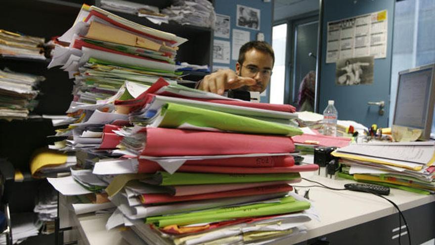 La acumulación de papel es hoy una realidad en los juzgados malagueños, aunque en los próximos años el cambio va a ser importante.