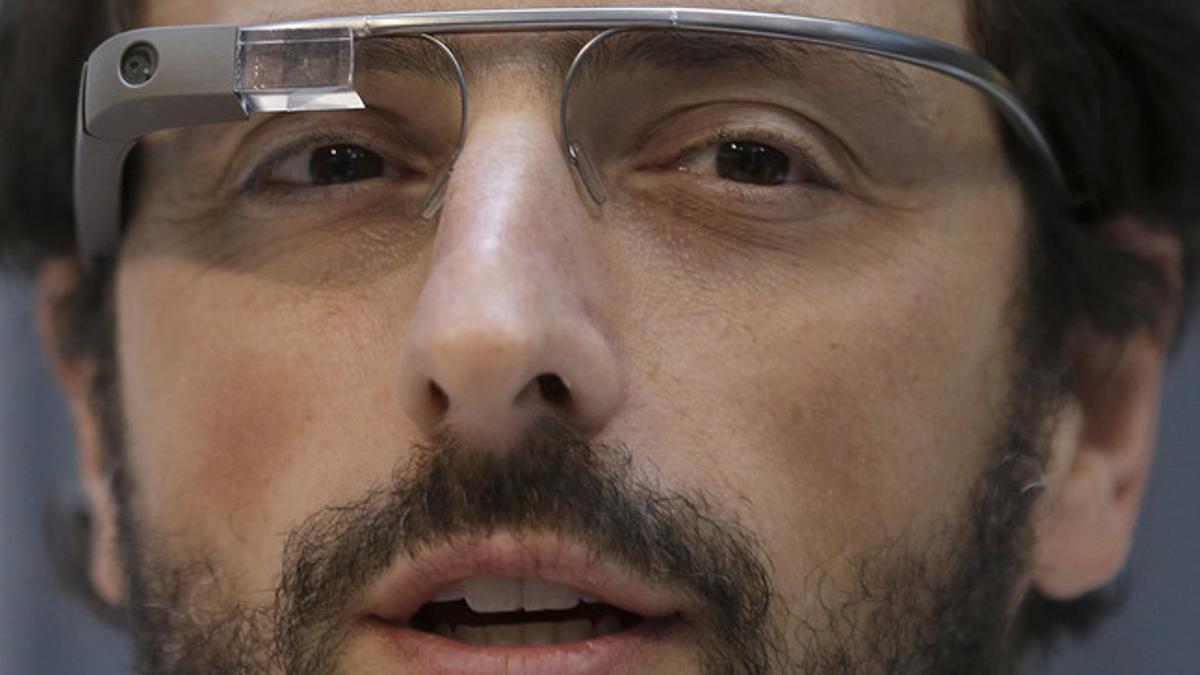 El cofundador de Google Sergey Brin (Moscú, 1973), usando las 'gafas mágicas'.