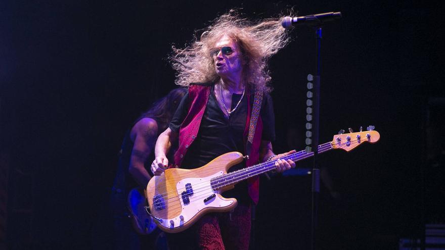 Glenn Hughes lo vuelve a hacer en Avilés: lleno hasta la bandera y rock &quot;a fuego&quot;