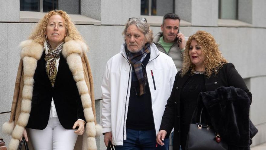 Sito Miñanco, en el centro de la imagen. | E.P.