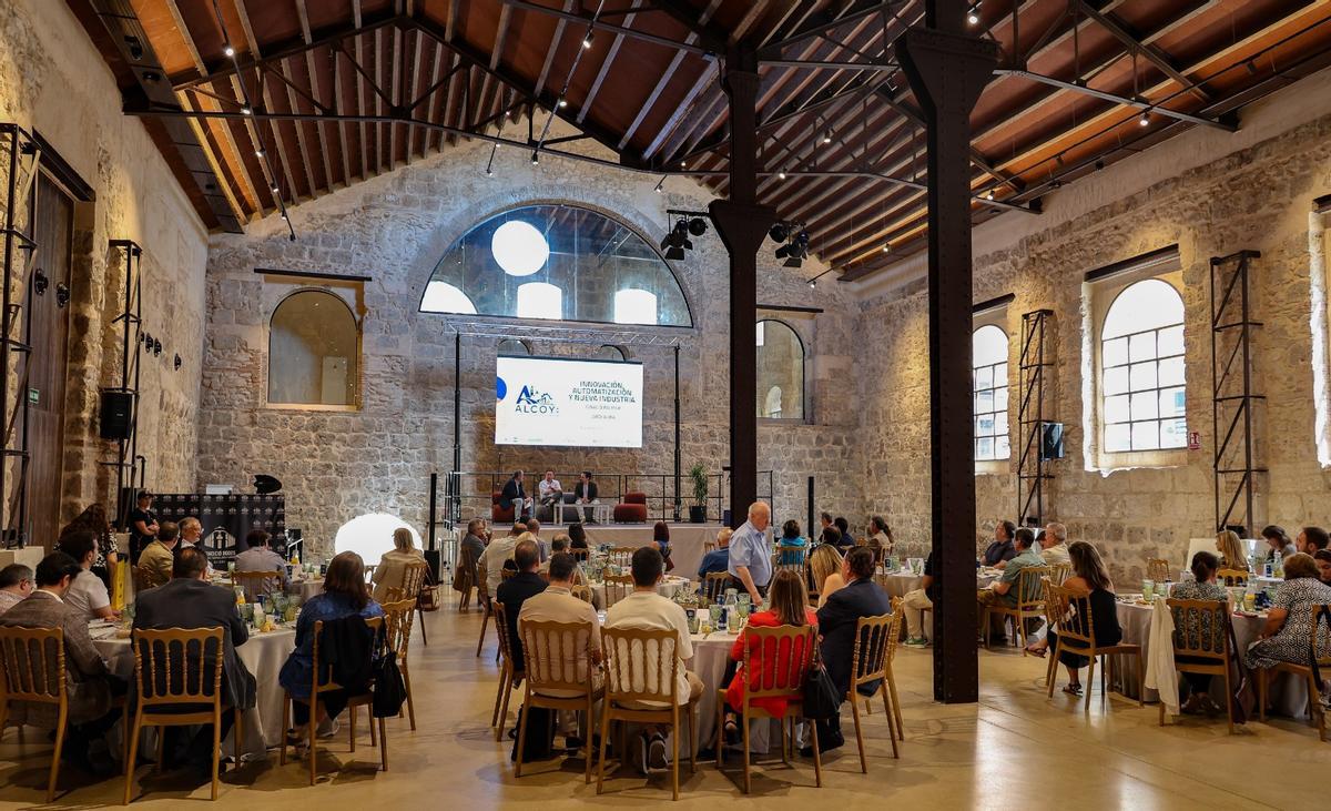 Rodes ha acogido este jueves el foro "Alcoy: talento, innovación y territorio