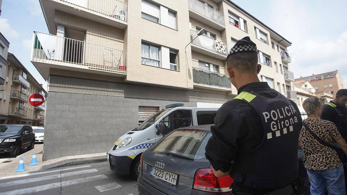 La Policia Municipal va acudir dijous al lloc dels fets amb els tècnics de les companyies.