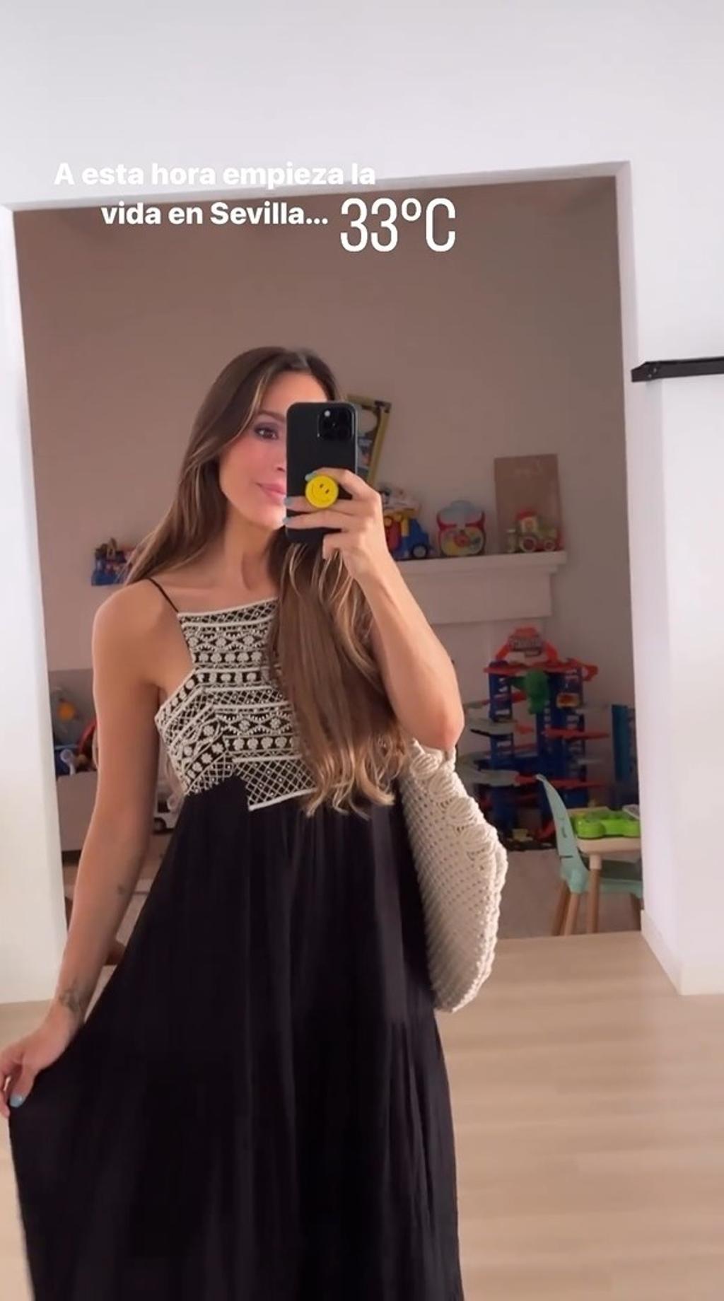 Rocío Osorno con un vestido negro con bordado de Zara