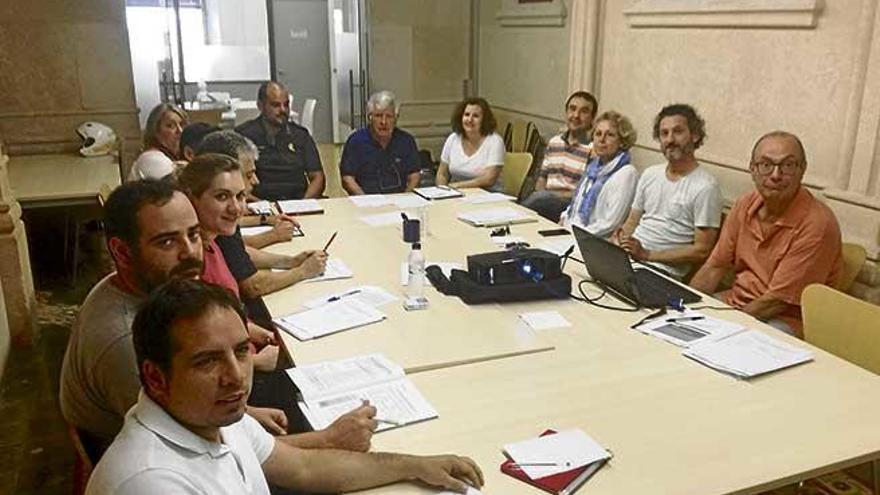 Imagen de la reunión celebrada el miércoles para poner en marcha el nuevo plan municipal.