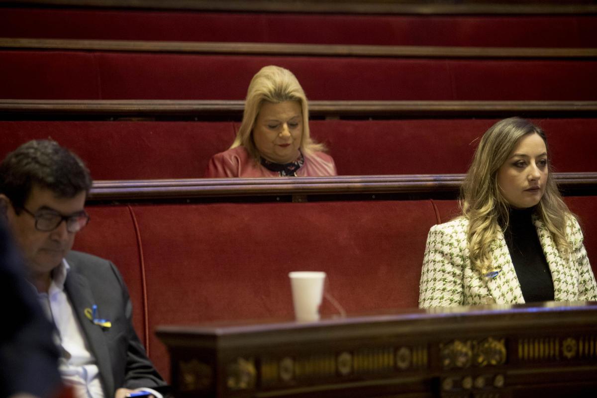 Rocío Gil con Fernando Giner y, detrás, Amparo Picó.