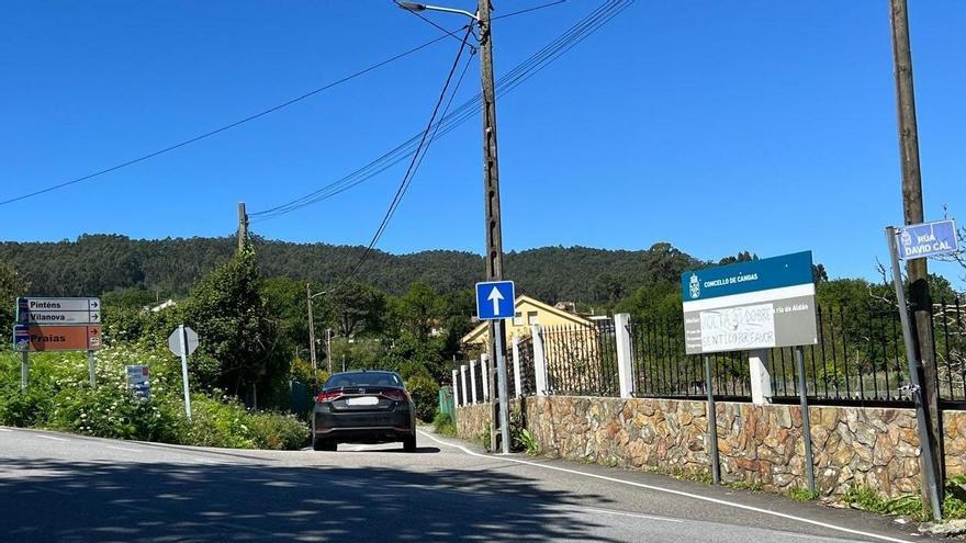 Decenas de vecinos piden al Concello cambiar el sentido del tráfico entre O Viñal y Río Esteiro