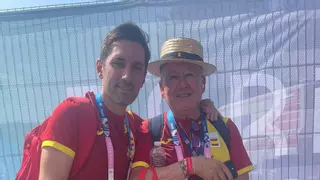 José Antonio Carrillo rompe su sombrero de paja