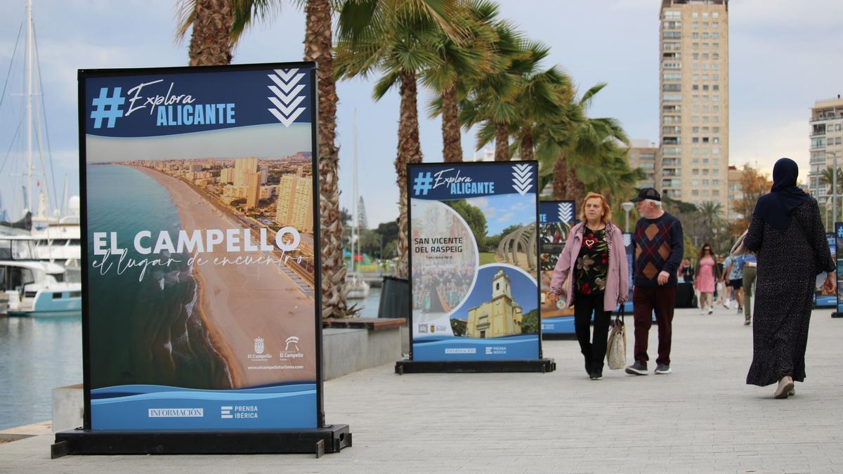 Letreros turísticos de El Campello y San Vicente del Raspeig instalados en el puerto de Alicante.