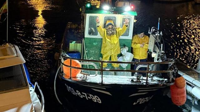 L’Anguleru, a su llegada al puerto de La Arena. | L. A.