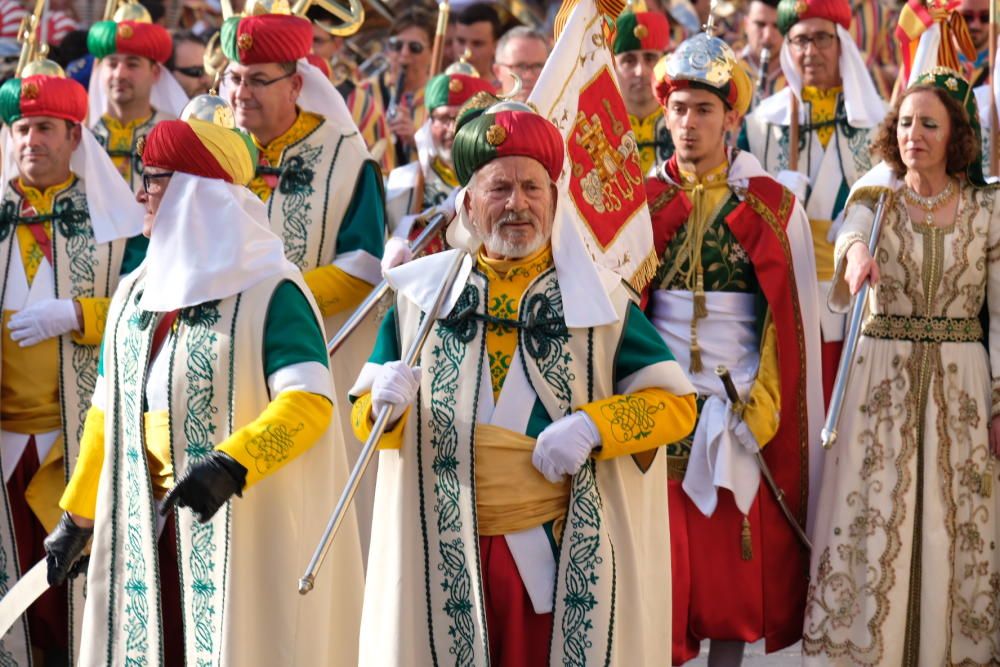 Desaparecida hace décadas. La comparsa mora, ausente en el último siglo, regresó por un día con el jefe de los «Moro Vells» al mando