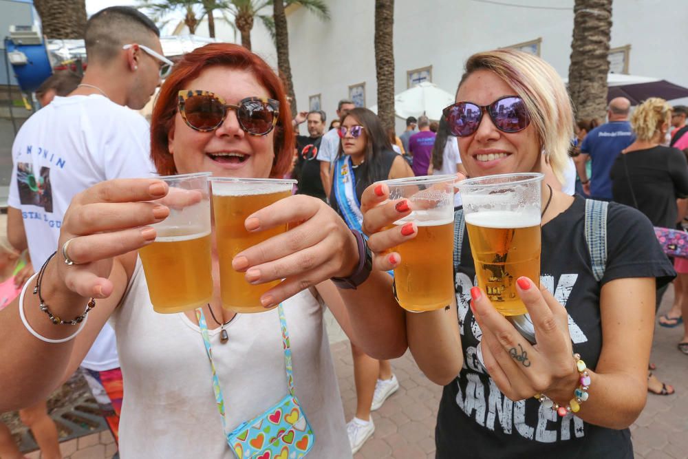 La fiesta y la alegría inundan Dolores tras el chupinazo de las fiestas patronales