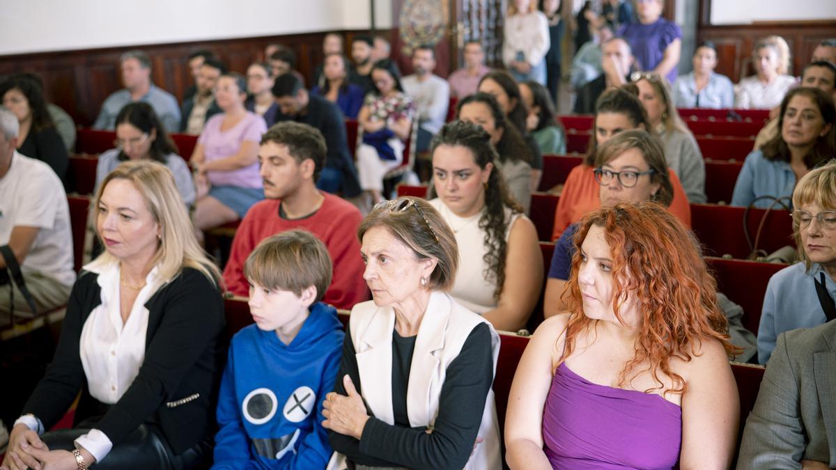 El acto se llevó a cabo en el Salón de Plenos municipal.