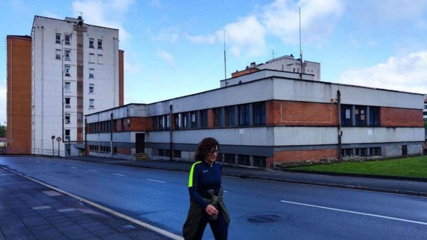 El antiguo edificio de la escuela de adultos, que será derribado. | P. T.