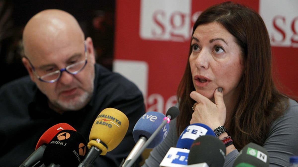 La portavoz de la SGAE, Julia Altares , y el presidente, Antón Reixa, en la rueda de prensa en la que han presentado las cuentas de la entidad