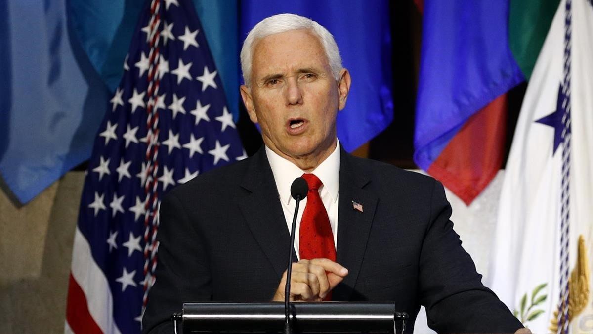 El vicepresidente Mike Pence, el 7 de mayo del 2019, en la rueda de prensa en la que ofrece incentivos a los altos cargos del Gobierno de Maduro que le abandonen.